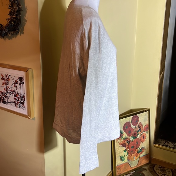 J CREW Size XL Apple Graphic Sweater
100% Cotton Full Sleeve Sequin Leaf $80NEW - Picture 16 of 16